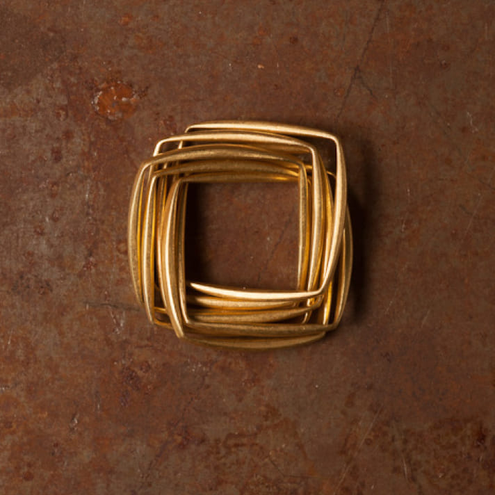 Goldschmuck aus der Kollektion Zero